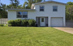 1852 Oak Park Drive, Muskegon, MI 49442