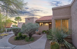 7601 N Calle Sin Envidia, Tucson, AZ 85718