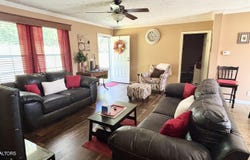9400 Pedigo Rd, Powell, TN 37849