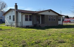 691 2nd Street, Mason, WV 25260