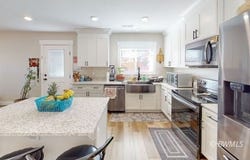 1107 E Old Glory Way, Big Water, UT 84741
