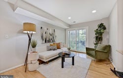 2050 N CALVERT STREET, ARLINGTON, VA 22201