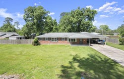 809 Poplar St, Denham Springs, LA 70726