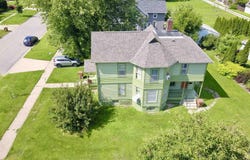 1202 Main Street, Grinnell, IA 50112