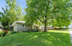 2300 Locust Street, West Des Moines, IA 50265