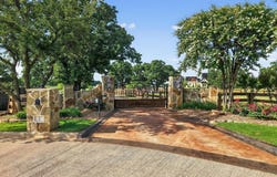 2 Groves Circle, Argyle, TX 76226