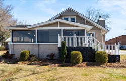 588 11th Street NW, Hickory, NC 28601