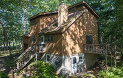 273 W Lakeview Road, Lackawaxen, PA 18435