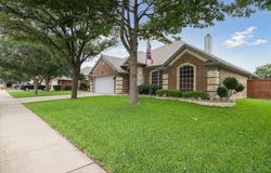 568 Willowview Drive, Saginaw, TX 76179
