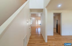 432 TWIN OAKS LN, KENTS STORE, VA 23084
