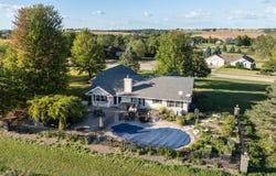 10911 E Golf View, GALENA, IL 61036