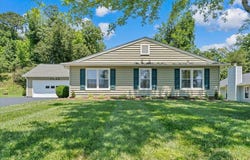 7049 Autumn Wood Ln, Roanoke, VA 24019