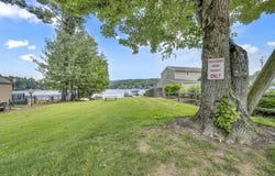 4 Lakeshore Lane, Holland, MA 01521