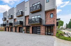 927  SE 10th  ST, Bentonville, AR 72712