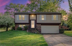 8626 Brentwood Drive, Olmsted Falls, OH 44138