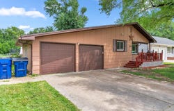 1120 Harrison St, Newton, KS 67114