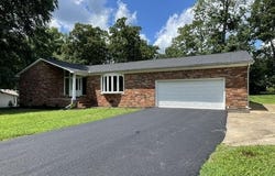 195 Scenic Hill Drive, Paris, TN 38242
