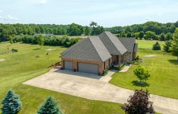 17172 Country Drive, Manchester, MI 48158