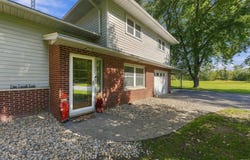 1715 E Springhill Road, Warsaw, IN 46580