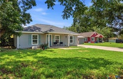 554 W Austin Street, Luling, TX 78648