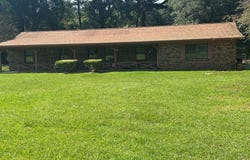 132 County Barn Rd, Laurel, MS 39443