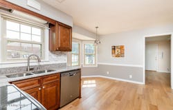 1311 Pollitt Ct, Louisville, KY 40223