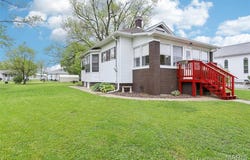 212 North Street, Brighton, IL 62012