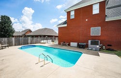 711 Beverly Dr, Muscle Shoals, AL 35661