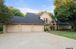 1408 E Lake Drive, Gladewater, TX 75647