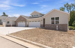 2331 E Olde Ivy Street, Springfield, MO 65804