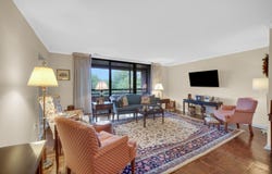 910 Ridge Road, Munster, IN 46321
