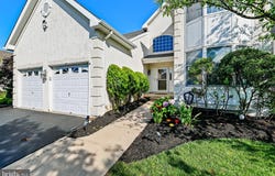 407 LAUREL CREEK BOULEVARD, MOORESTOWN, NJ 08057