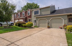 21 Knoll Court, Old Bridge, NJ 07747