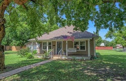 1305 14th Street, Honey Grove, TX 75446
