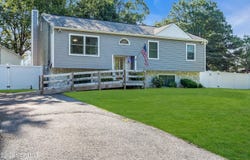 32 Williams Avenue, Deptford, NJ 08096