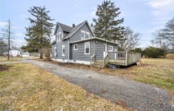 2833 Hubbard Road, Madison, OH 44057
