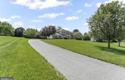 2 RAVEN DRIVE, CHADDS FORD, PA 19317