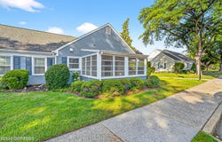 203 Rossmoor Drive, Monroe, NJ 08831