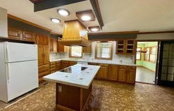 285  Middle Fork, Reedy, WV 25270