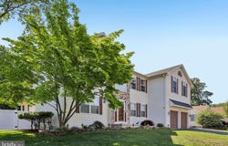 861 LONGWOOD DRIVE, VINELAND, NJ 08361