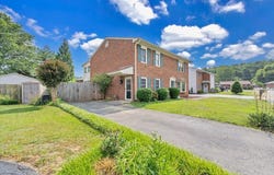 1312 Parksdale Manor DR, Salem, VA 24153