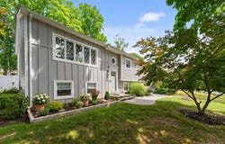 575 Babbling Brook Lane, Valley Cottage, NY 10989