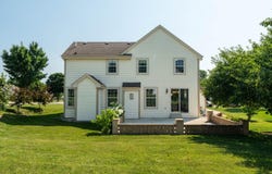 1981 Foxcroft Ln, Waukesha, WI 53189