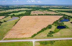 220 Road, Wagoner, OK 74467