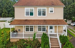 21 Sidewell Ct, Essex, MD 21221