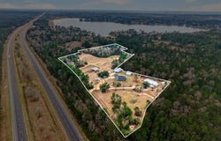 268 Baucum Rd, Carriere, MS 39426