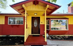 201 Montana Street South, Rainier, WA 98576