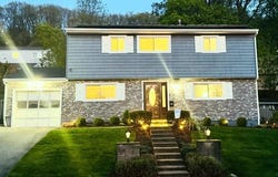 516 Herrick Dr, Rockaway Twp., NJ 07801-2011