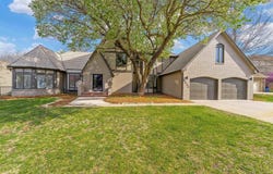 2534 N Greenleaf Ct, Wichita, KS 67226
