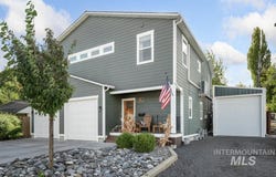 417 E St, Moscow, ID 83843